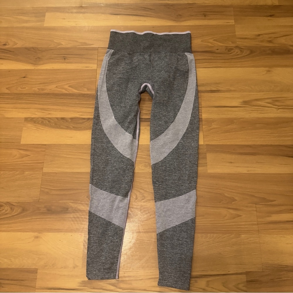 PINK Victoria's Secret Charcoal and Light Gray Womens Leggings